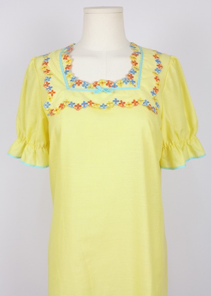 (eu)yellow embroidered dress