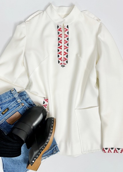 (eu)white embroidered blouse